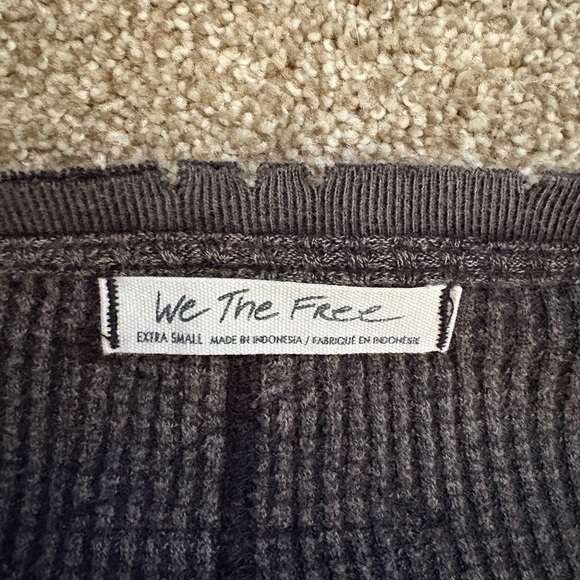 We The Free black buttercup thermal - Picture 4 of 9